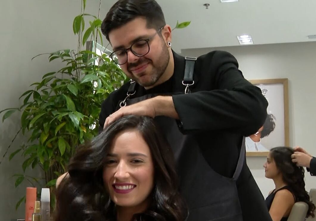 Cabeleireiros transformam vidas e movimentam bilhões no mercado da beleza