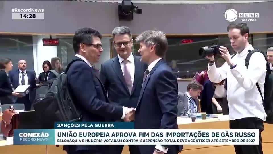 União Europeia aprova fim das importações de gás russo