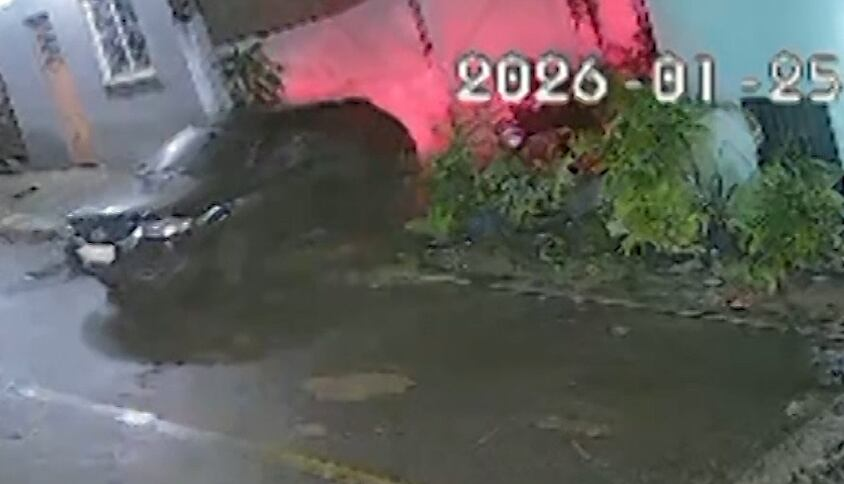 VÍDEO: Bandidos colocam bicicleta elétrica em mala de carro e fogem no RJ