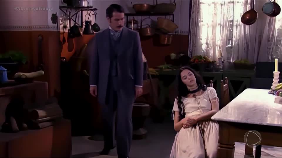 Isaura passa mal depois de tanto trabalho | A Escrava Isaura
