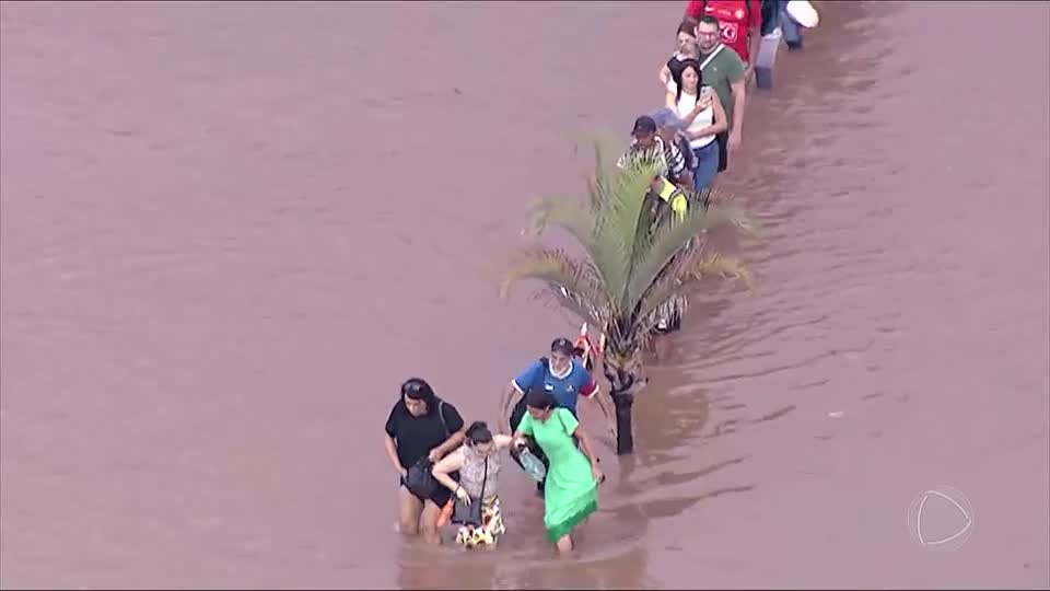 Chuva intensa causa alagamentos na Grande SP; Suzano é mais afetado