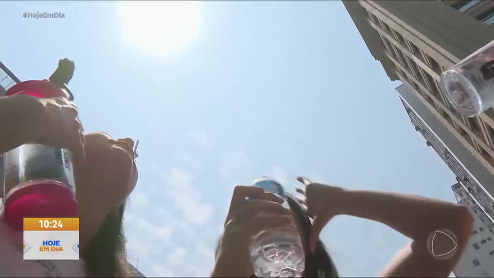 Calor extremo no Brasil eleva riscos à saúde e expõe baixa adesão ao protetor solar