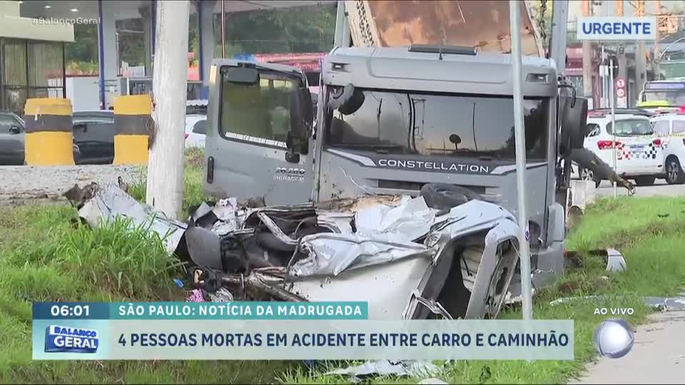 Quatro jovens morrem após carro bater contra caminhão em rodovia da Grande São Paulo