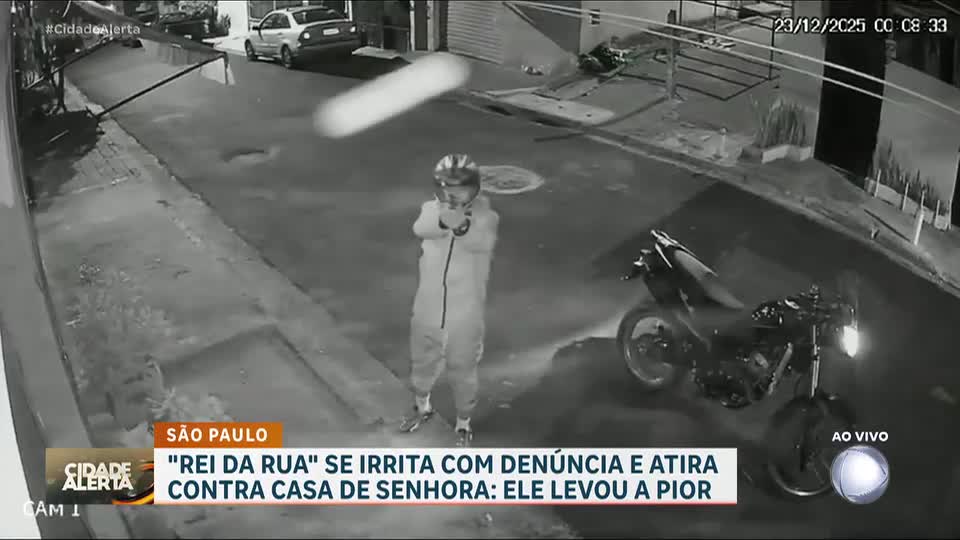 'Rei da rua' se irrita com denúncia de vizinha e atira 30 vezes contra a casa dela