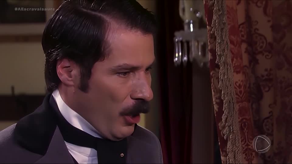 Leôncio obriga Isaura a tocar piano para ele | A Escrava Isaura