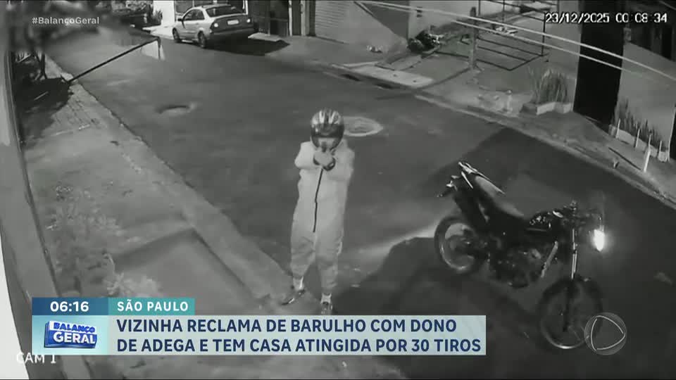 Idosa tem casa alvejada após reclamar de barulho em Embu das Artes