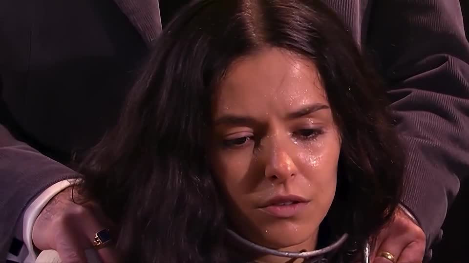 Álvaro tenta se recuperar de doença para salvar Isaura dos castigos de Leôncio | A Escrava Isaura