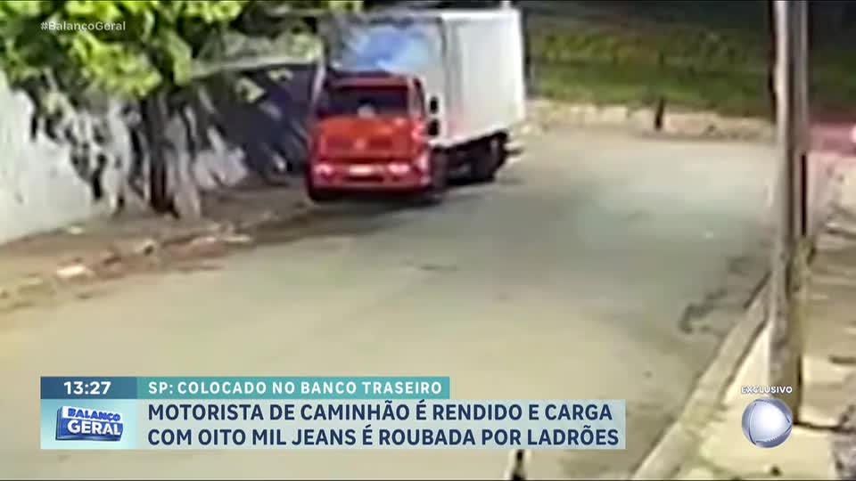 Bandidos sequestram caminhoneiro e roubam carga de 8.000 calças jeans