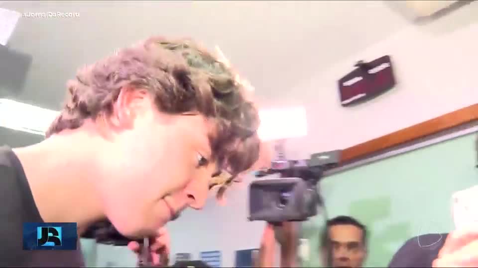 Piloto de automobilismo que agrediu adolescente é mantido em prisão preventiva em Brasília