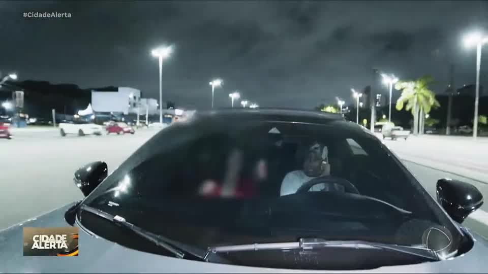 MC Tuto é solto após ser preso por atropelar jovem durante gravação de clipe