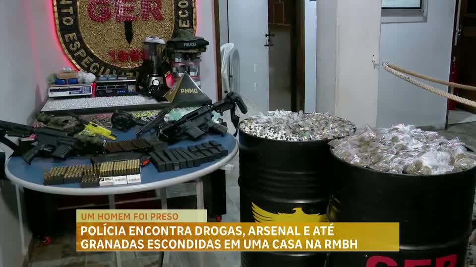 Polícia Militar apreende drogas, arsenal e granadas escondidas em uma casa na Grande BH 