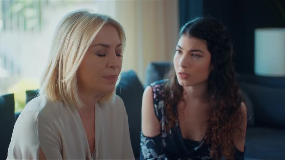 Cahide decide contar toda a verdade | Mãe