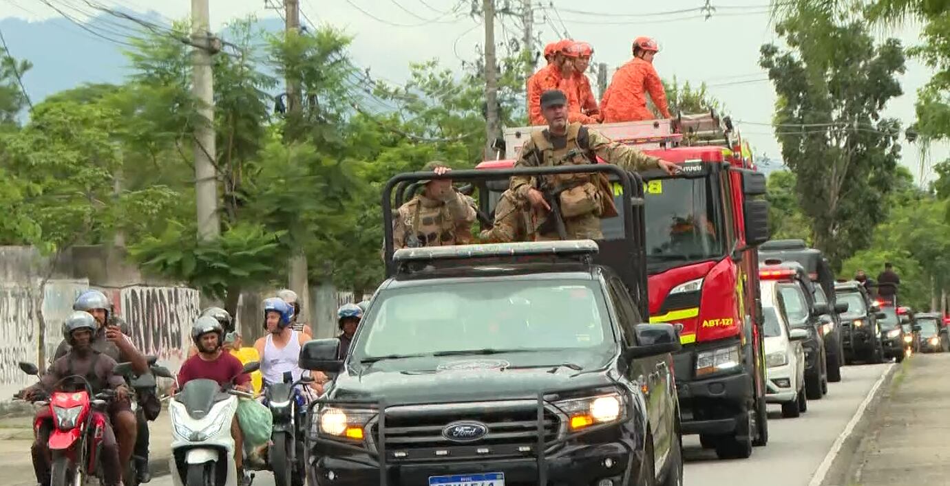 Corpo de policial penal morto em tentativa de assalto na Linha Amarela é sepultado no Rio