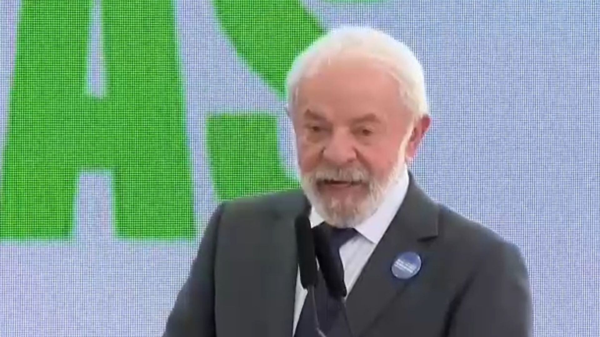 Lula assina pacto para enfrentamento ao feminicídio