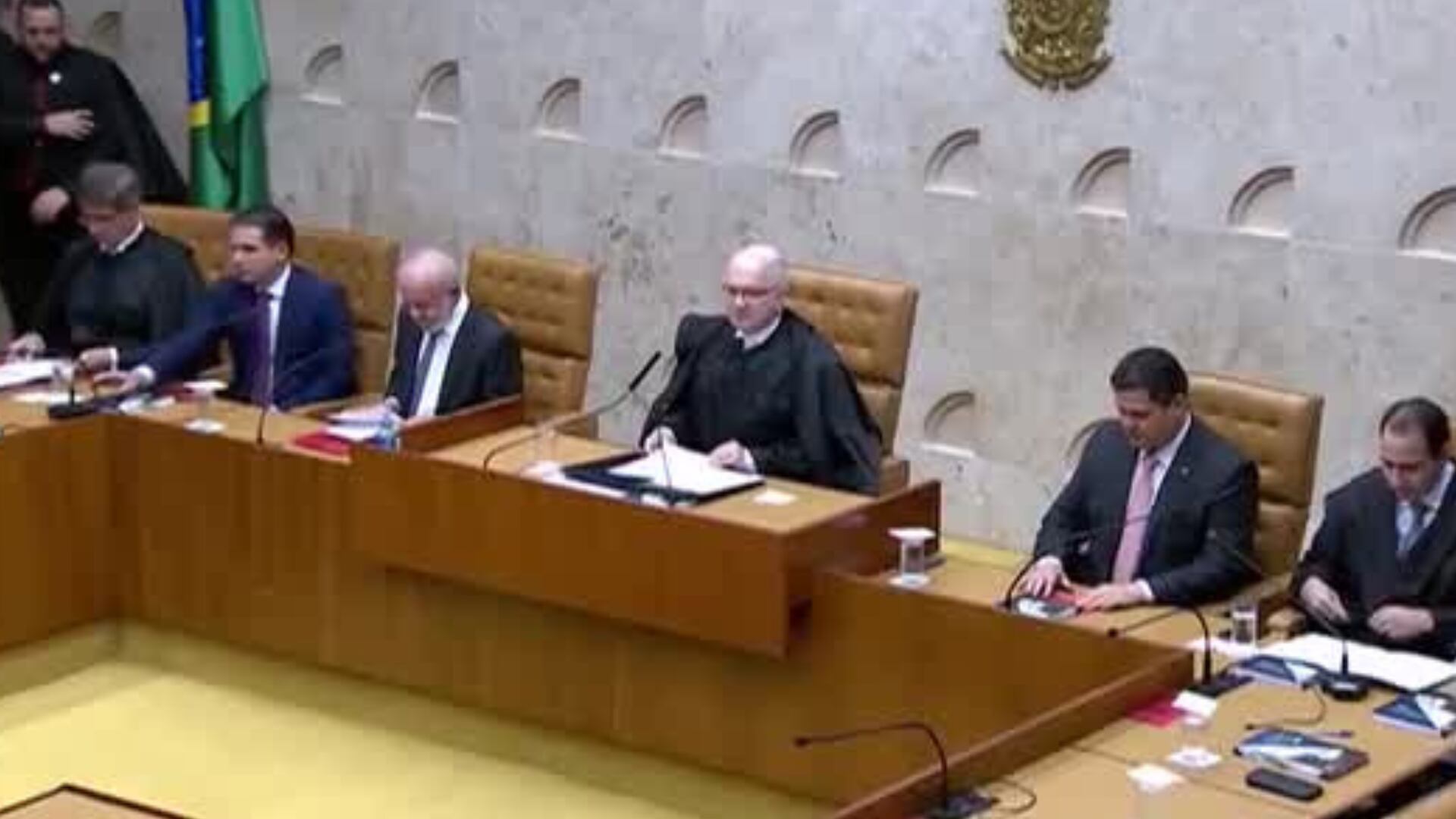 STF julga regras para juízes usarem as redes sociais