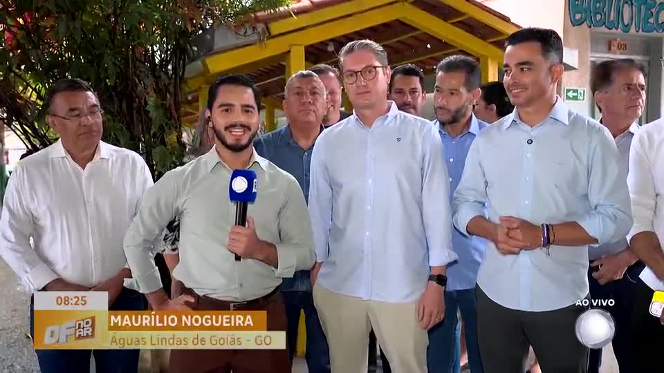 Alunos de Águas Lindas de Goiás recebem kits escolares