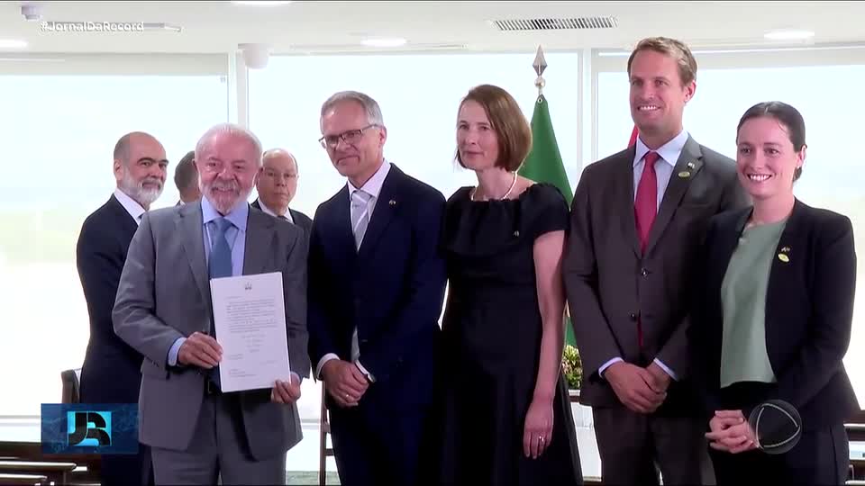 Lula recebe credenciais de nove embaixadores estrangeiros para atuação no Brasil