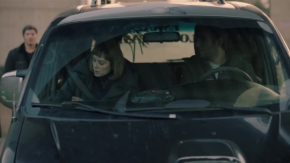 Aliados de Cemre correm contra o tempo para revelar a verdadeira face de Çelebi | Chamas do Destino