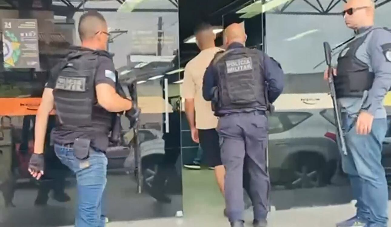 PM é preso por estupro, roubo e extorsão de jovem em Maricá (RJ)