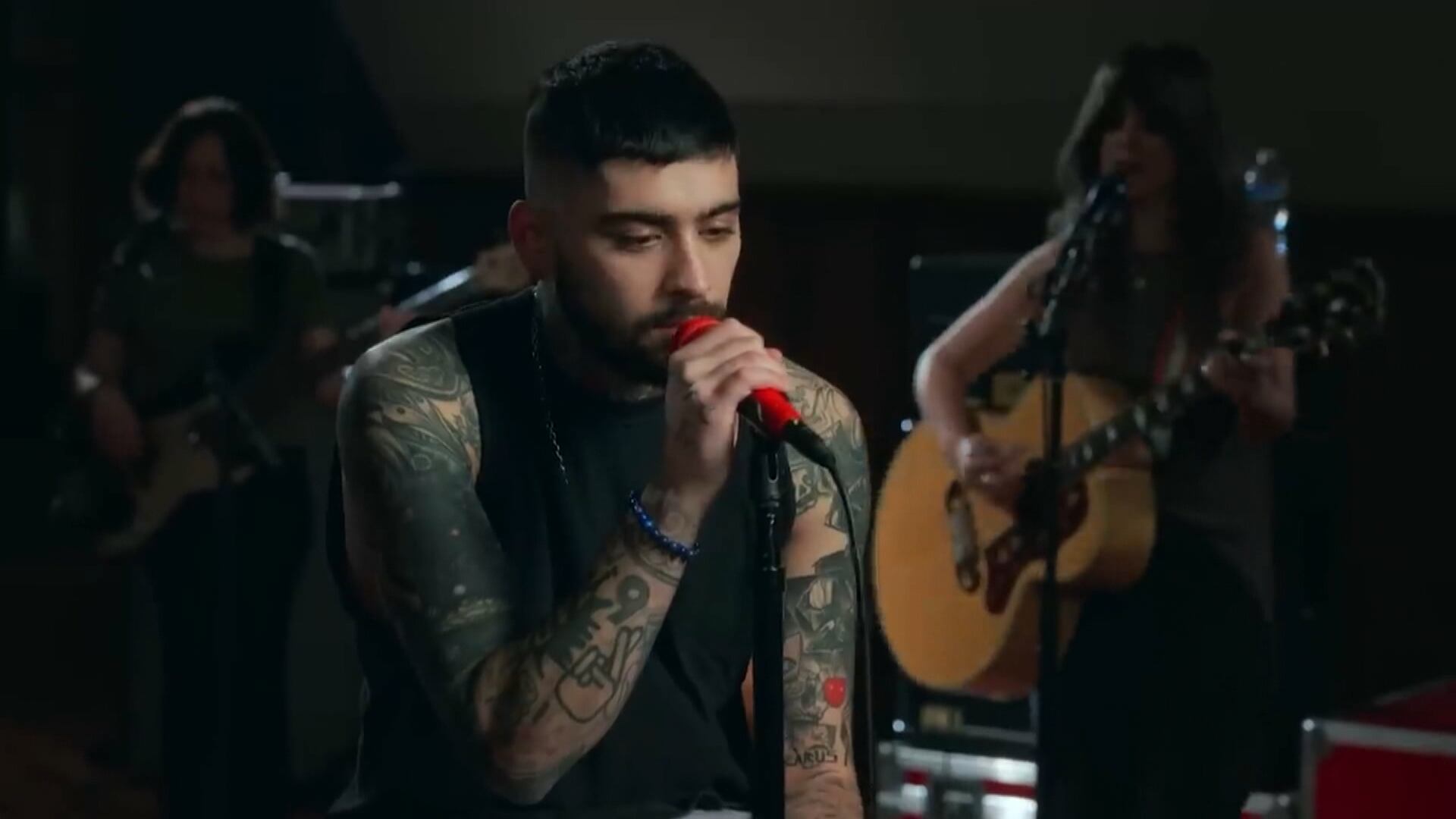 Cantor britânico anuncia turnê mundial por estádios