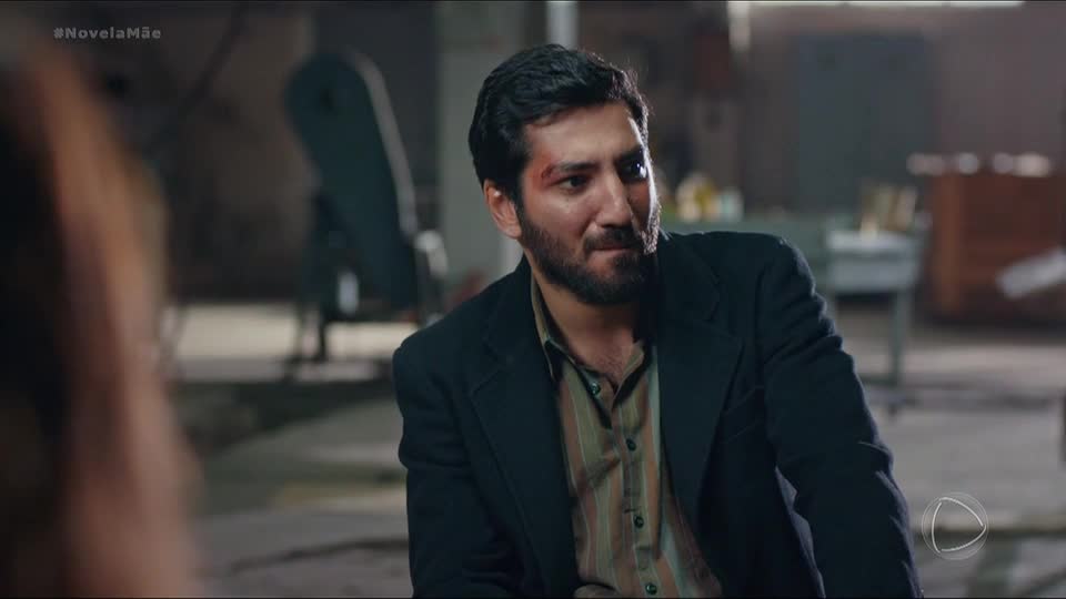 Cengiz abre o coração com Zeynep, mas se descontrola | Mãe