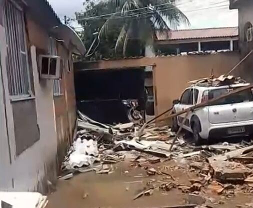 Sistema Guandu opera com capacidade reduzida após adutora romper e causar destruição em Nova Iguaçu