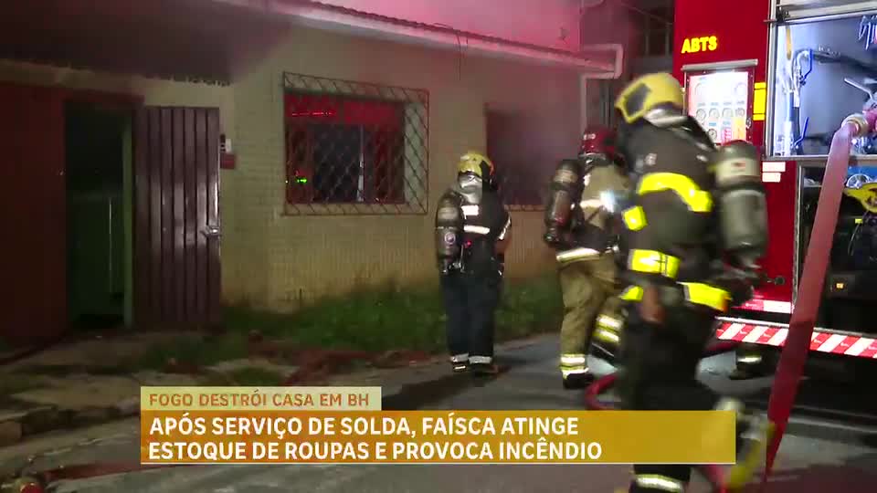Após serviço de solda, faísca atinge estoque de roupas e provoca incêndio em BH 