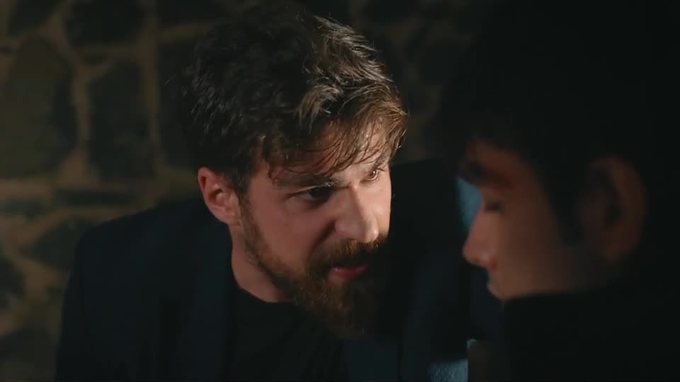 Iskender captura Ali e questiona por que Simal se importa tanto com ele | Chamas do Destino