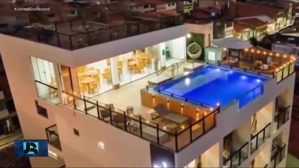 Minuto JR: Polícia diz que varal de luzes causou descarga elétrica que matou duas pessoas em AL