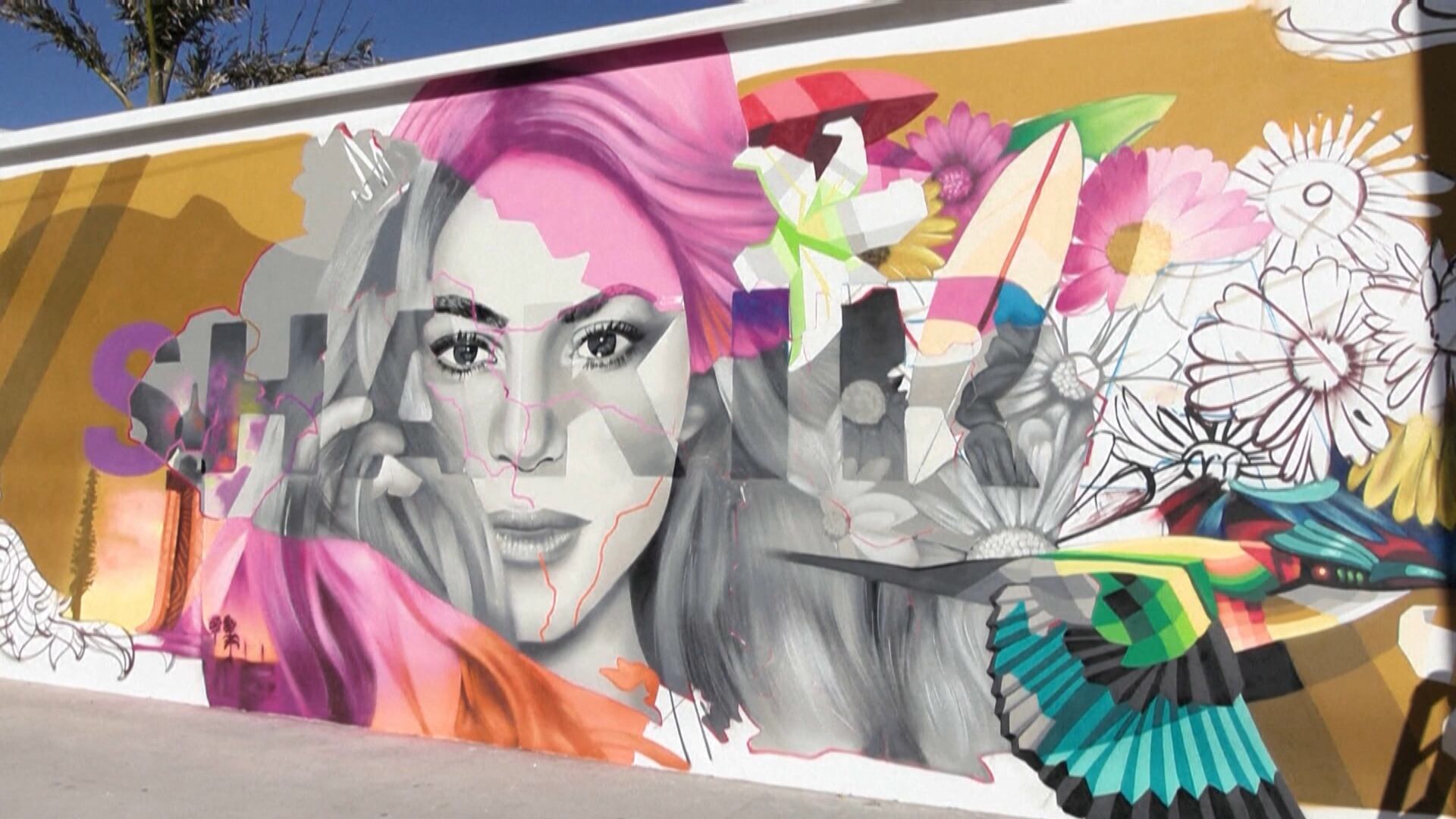 Homenagens marcam chegada de Shakira em El Salvador