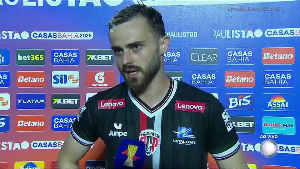 Gabriel Poveda lamenta derrota diante do São Paulo