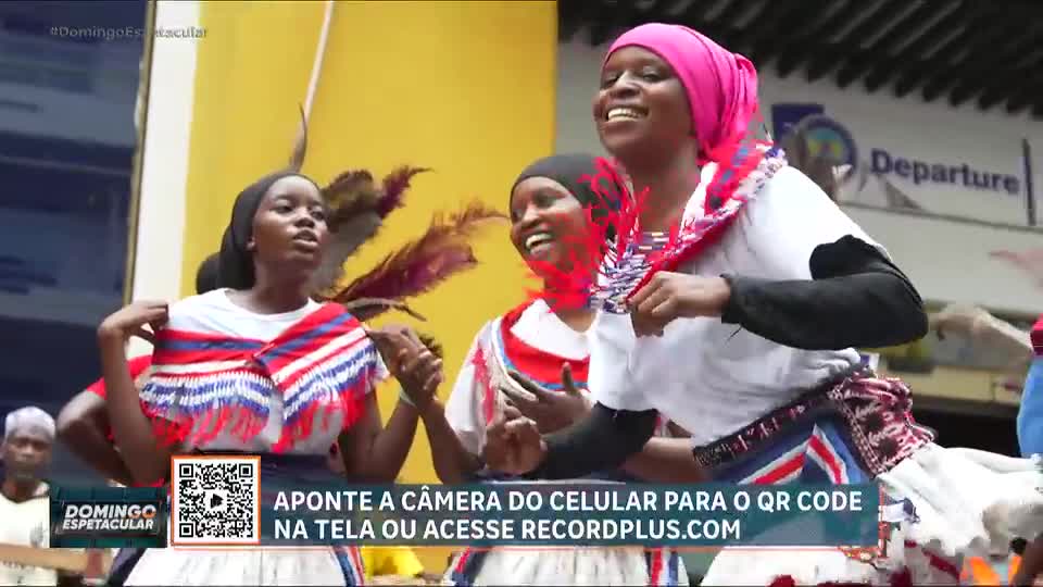 50 por 1: Alvaro é recebido com festa e dança na cidade portuária de Mombaça, no Quênia