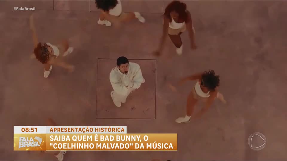 Saiba mais sobre o cantor Bad Bunny, que fez show histórico no SuperBowl