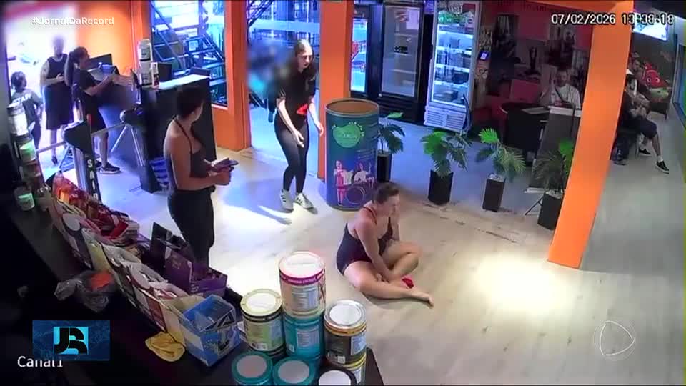 SP: corpo de mulher que morreu após nadar em piscina de academia é enterrado