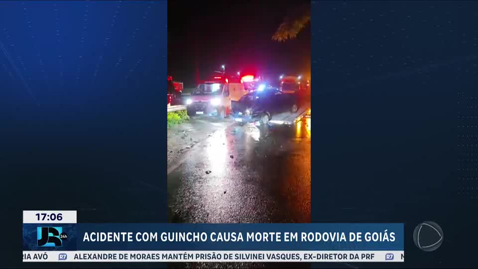 Mulher morre e cinco ficam feridos em acidente entre carros e guincho na BR-060, em Goiás