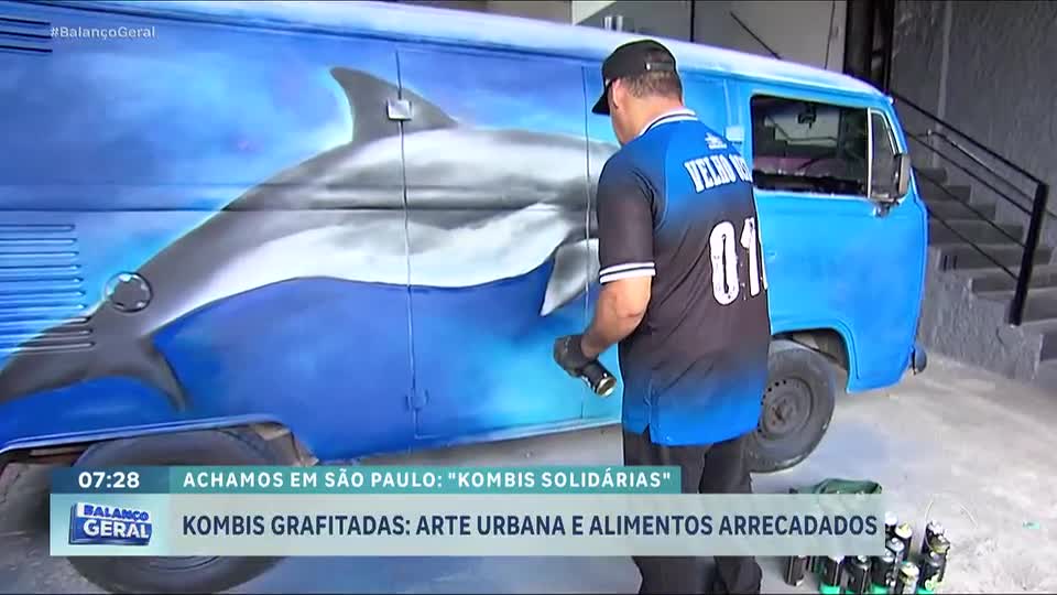 Achamos em São Paulo: Artista troca obras de arte em Kombis por doações a pessoas carentes