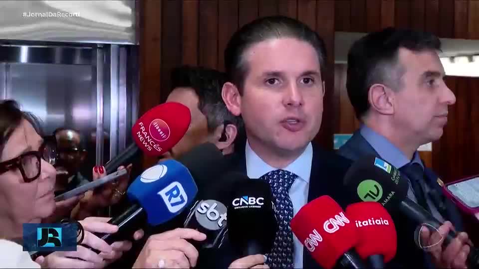 Hugo Motta avança com proposta que acaba com escala 6 x 1 e cria comissão especial na Câmara