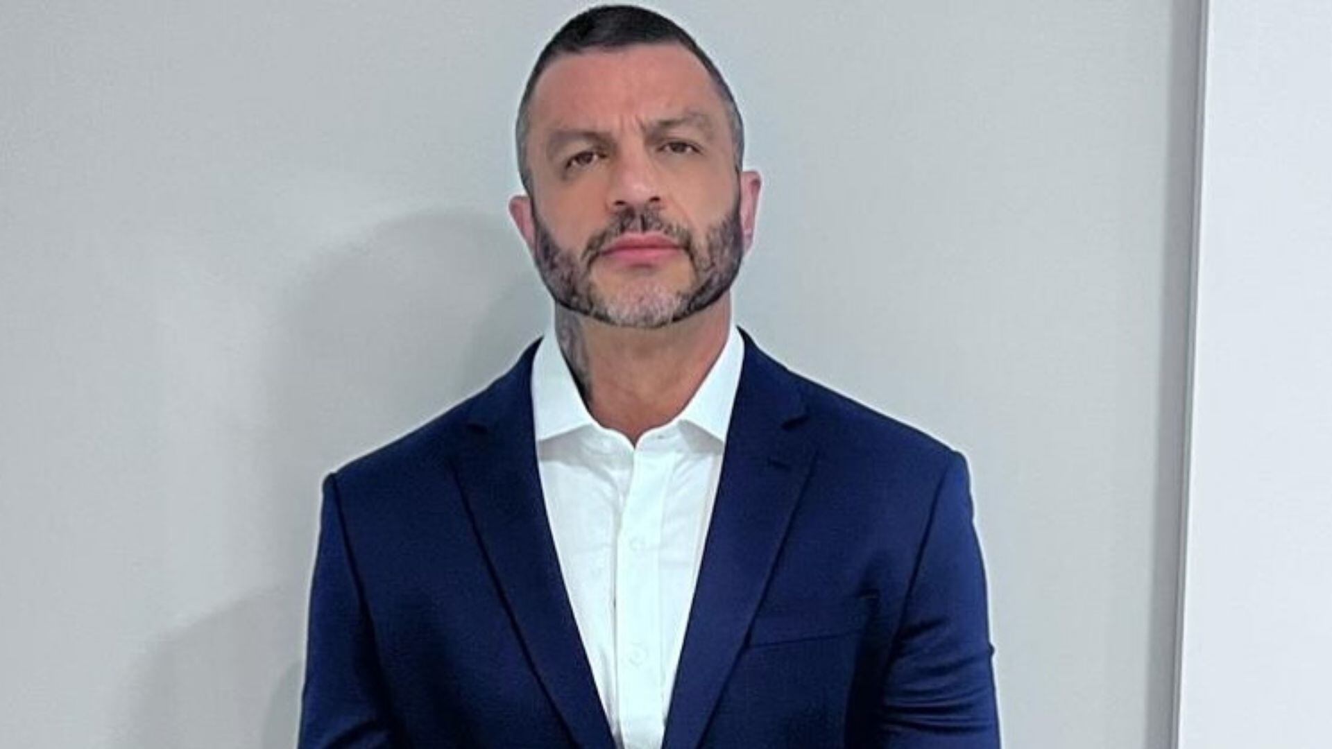 Kleber Bambam precisa evitar bares e cumprir exigências para pausar processo