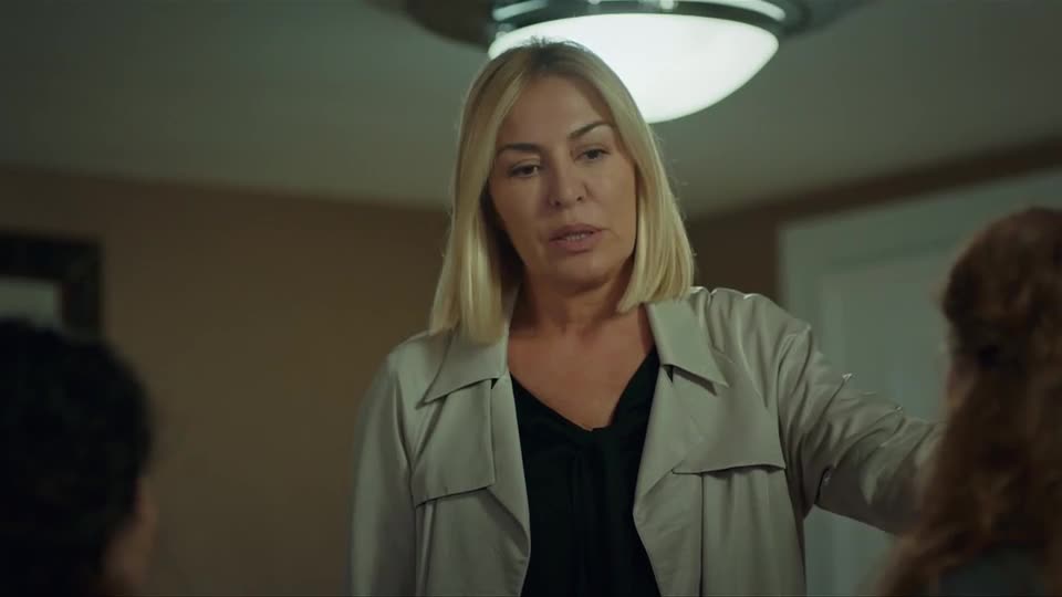 Cahide se propõe a conversar com Sule | Mãe