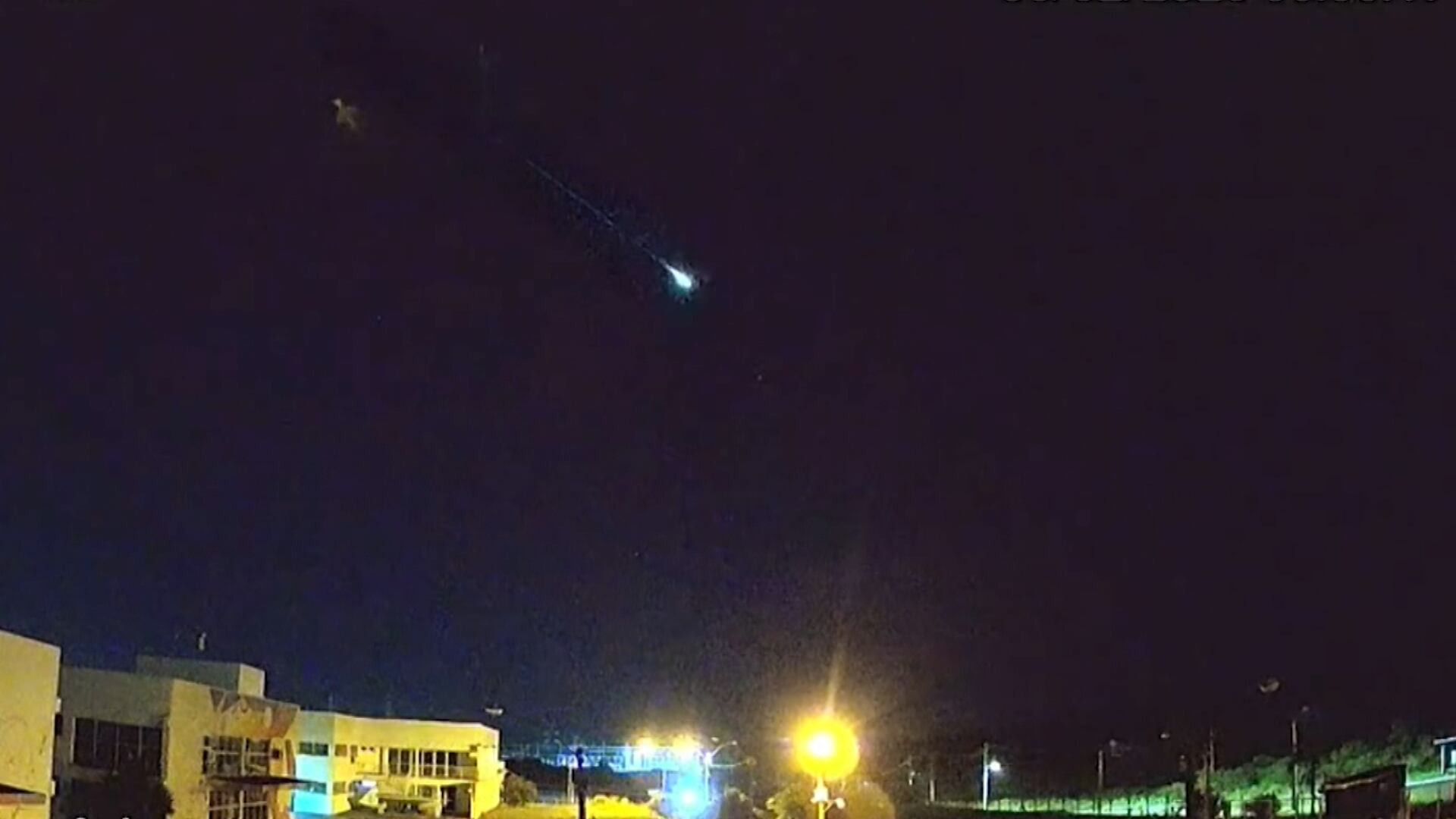 Meteoro chama a atenção de moradores do Sul do país