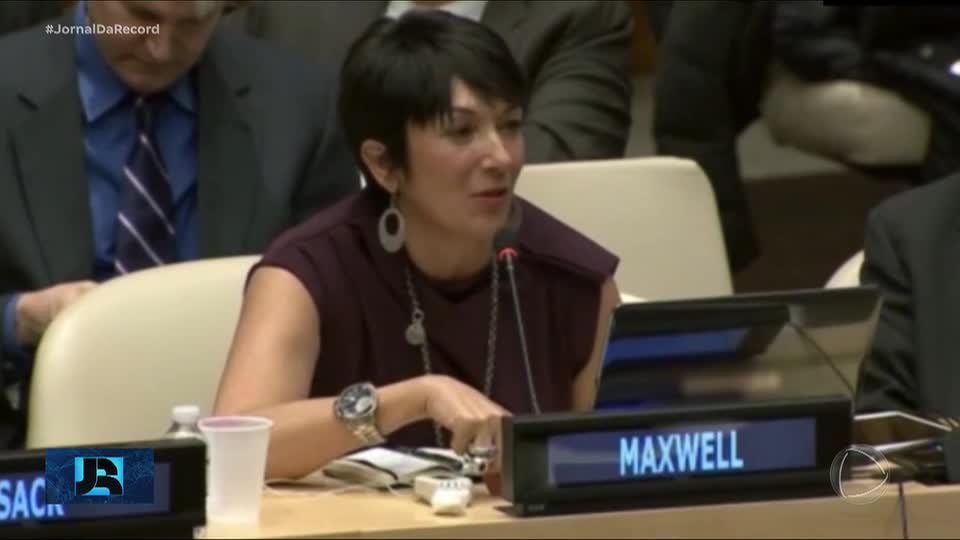 Ex-namorada de Jeffrey Epstein fica em silêncio perante comitê da Câmara dos Deputados dos EUA