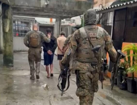 Bope realiza operação na comunidade César Maia, em Vargem Pequena, zona sudoeste do Rio