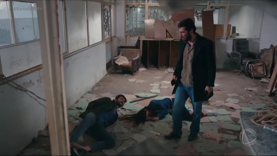 Cengiz fica encurralado após situação com Zeynep sair do controle | Mãe