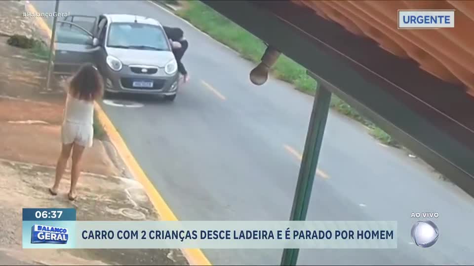 Homem age rapidamente e salva crianças que estavam em carro desgovernado em MG
