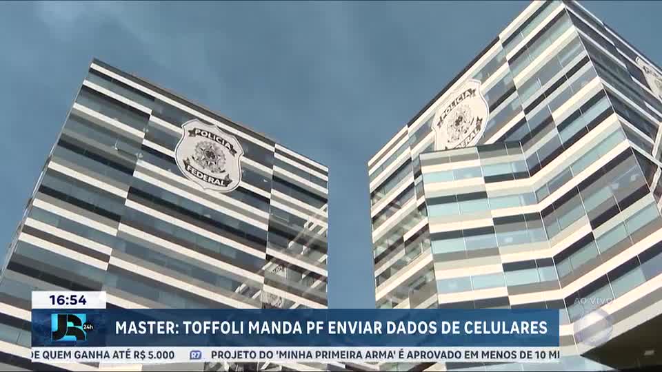 Dias Toffoli determina que PF envie dados de celulares do caso Master