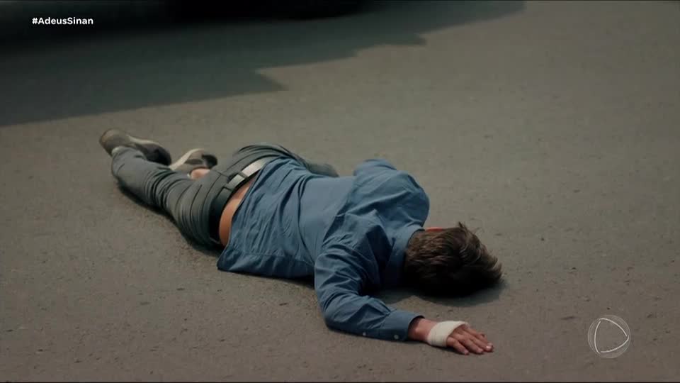 Sinan é atropelado ao salvar as vidas de Sule e de Hasan | Mãe