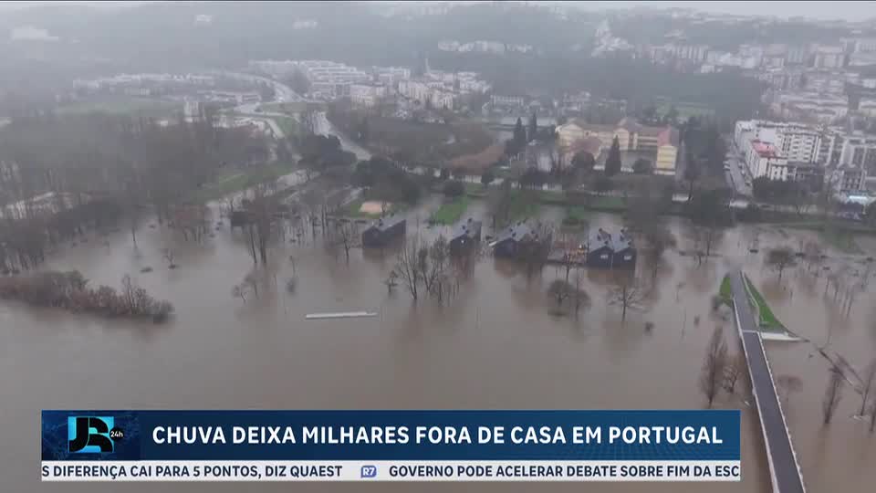 Chuva deixa milhares de pessoas desabrigadas em Portugal 