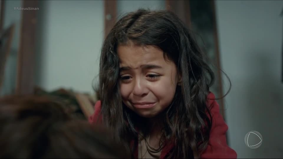 Melek faz apelo para que Zeynep acorde | Mãe