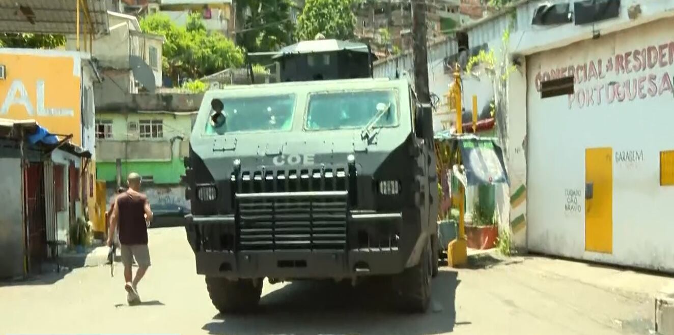 PM realiza buscas por criminosos que deixaram dois mortos e dois feridos em ataque no Estácio