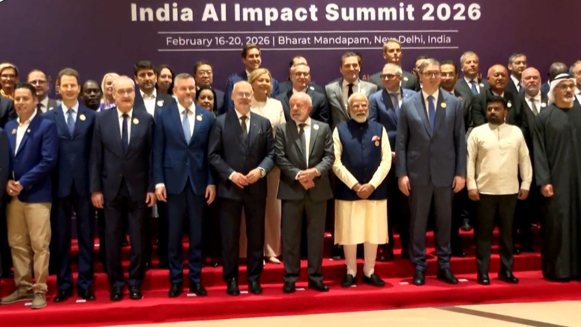 Lula defende regulamentação de big techs em evento na Índia